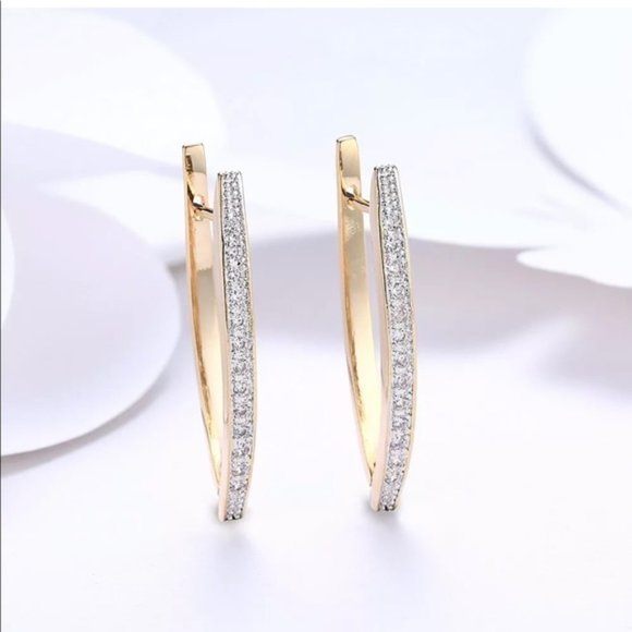New 18K Gold Swarovski Round Hoop Earrings - Picture 4 of 4
